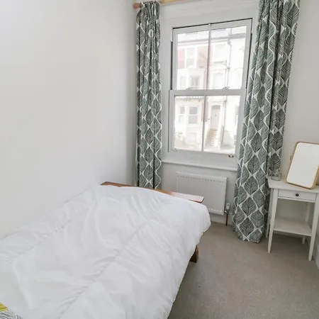 West Cliff House * Уитби