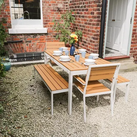 West Cliff House Holiday home Whitby