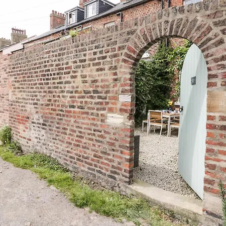 West Cliff House * Whitby